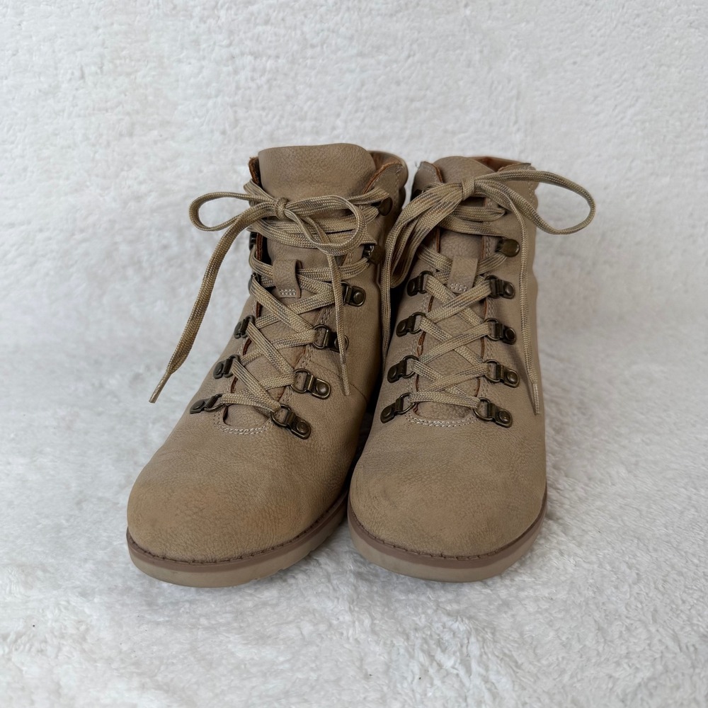 BOC Women's Alder Lace Up Heeled Ankle Boots Off White Size 9